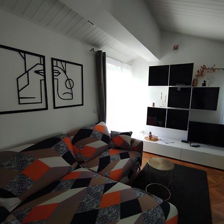 Apartmani Lidija โลปาร์ ภายนอก รูปภาพ
