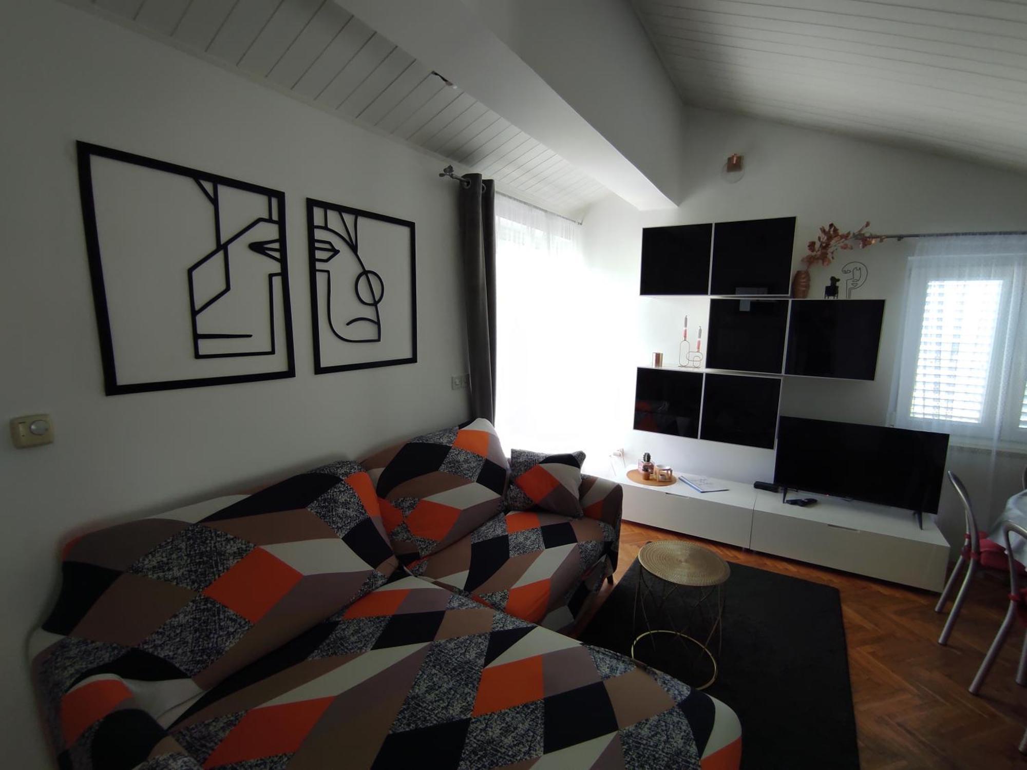 Apartmani Lidija โลปาร์ ภายนอก รูปภาพ