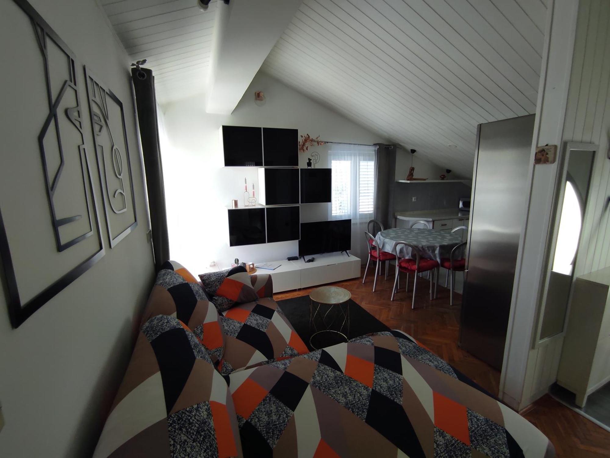 Apartmani Lidija โลปาร์ ภายนอก รูปภาพ