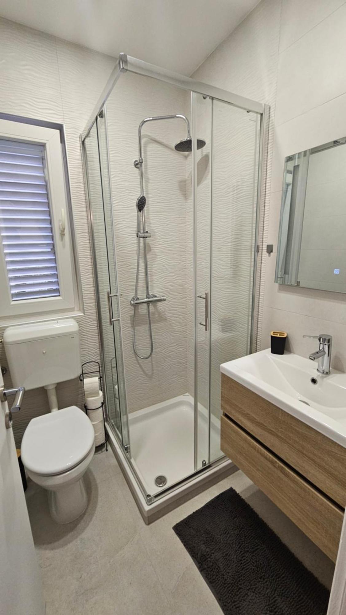 Apartmani Lidija โลปาร์ ภายนอก รูปภาพ