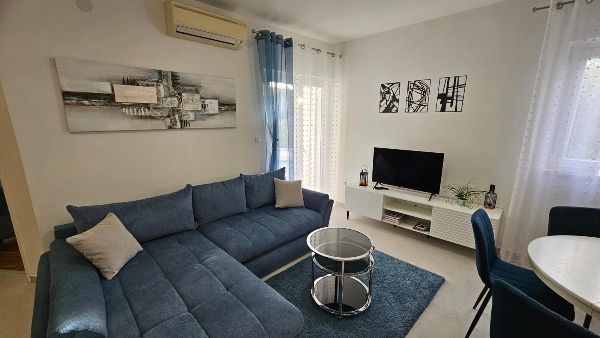 Apartmani Lidija โลปาร์ ภายนอก รูปภาพ