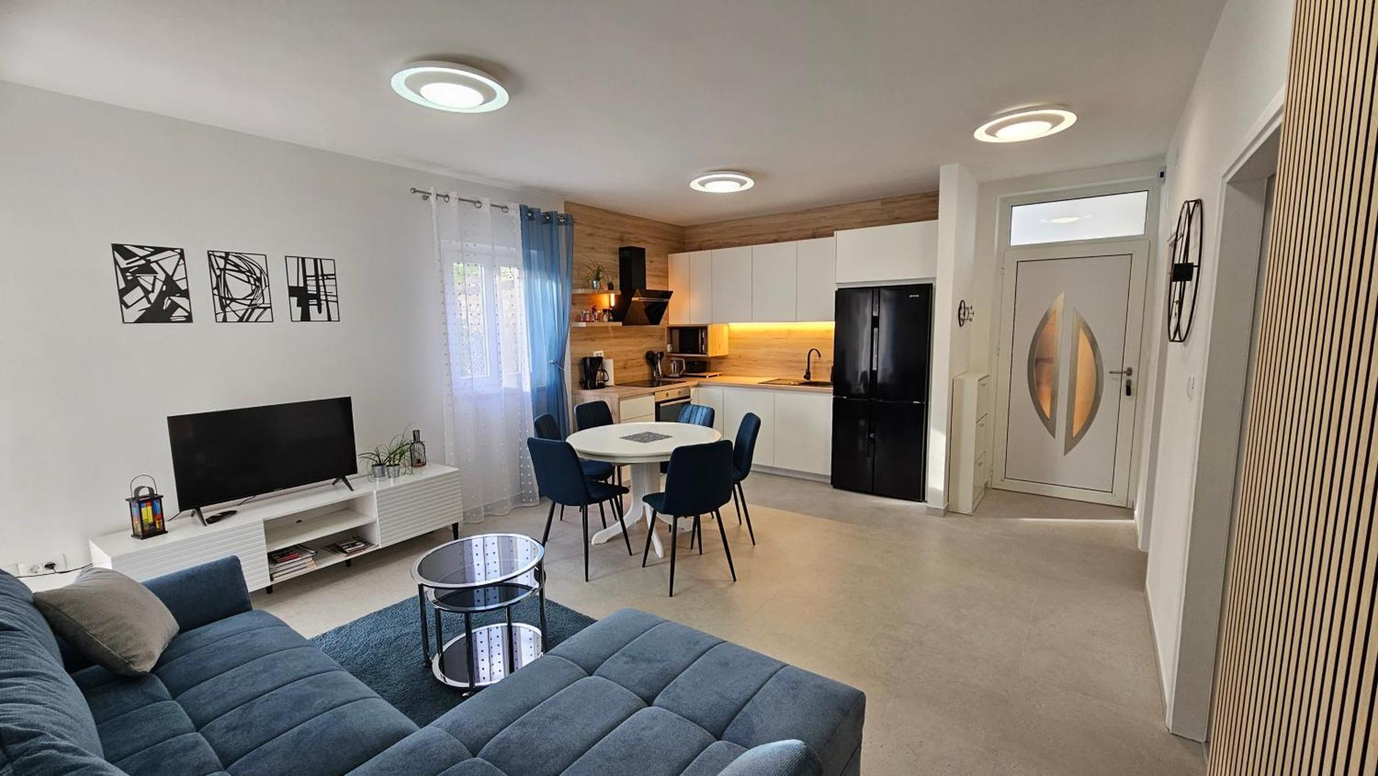 Apartmani Lidija โลปาร์ ภายนอก รูปภาพ