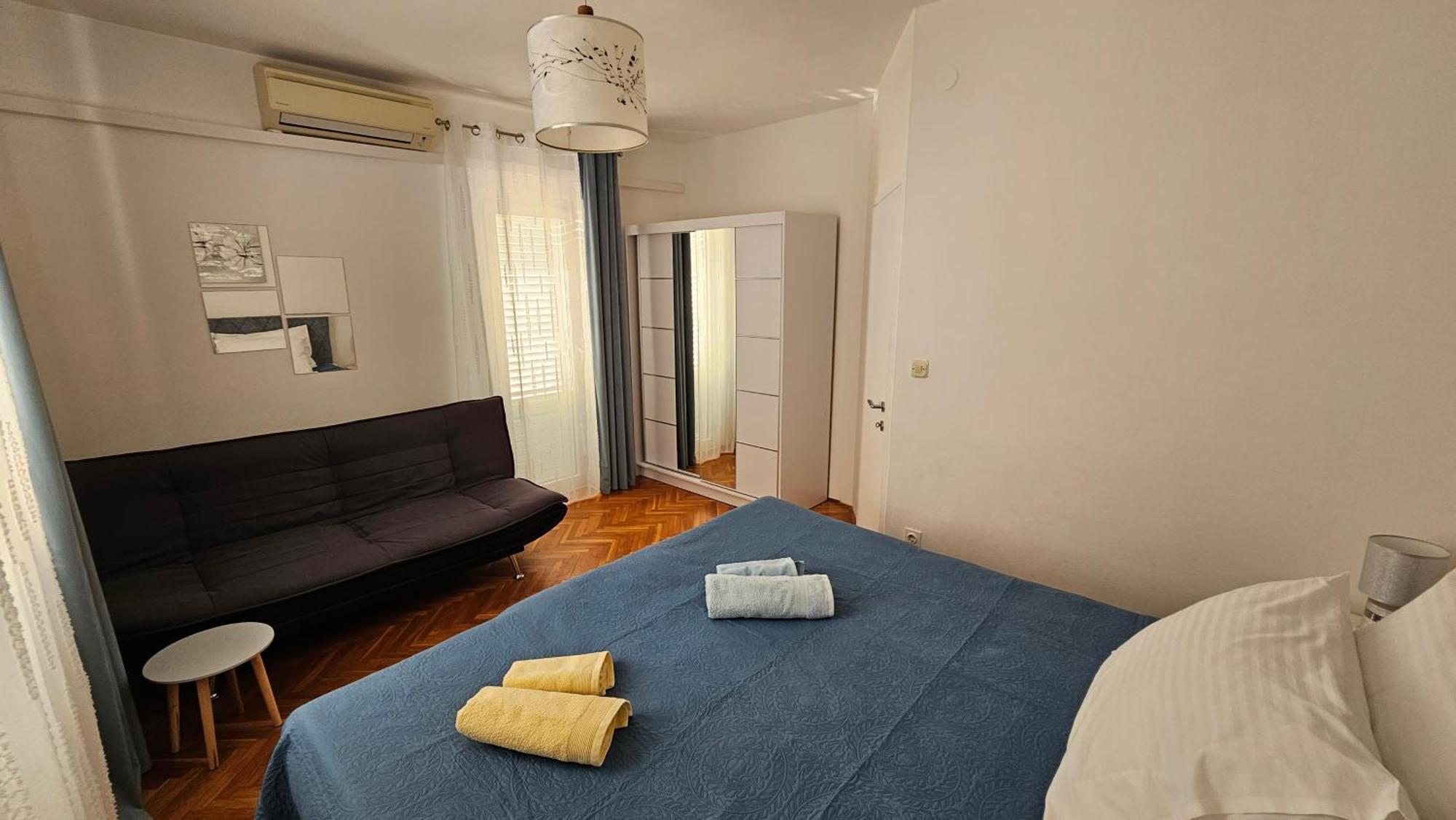 Apartmani Lidija โลปาร์ ภายนอก รูปภาพ