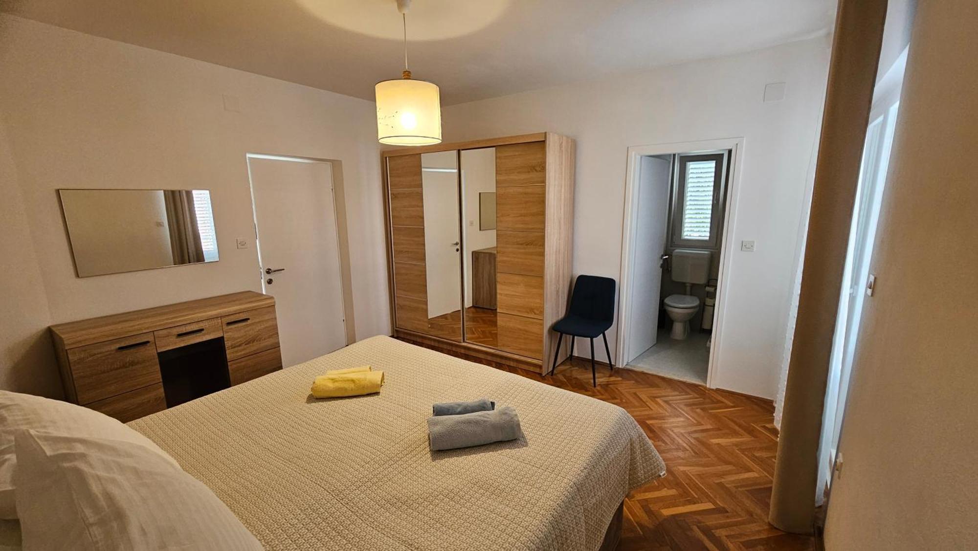 Apartmani Lidija โลปาร์ ภายนอก รูปภาพ